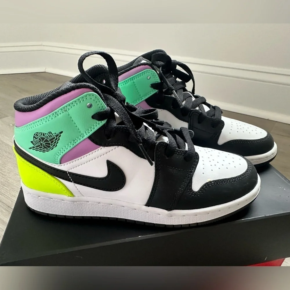 NIKE AIR JORDAN BOYS Sz 4 white/ black/ neon green/ purple,& turquoise Mid rise